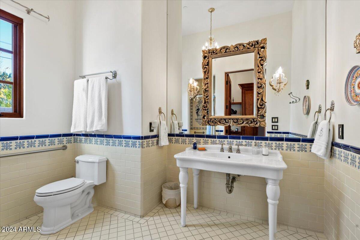 4417 N Camino Allenada