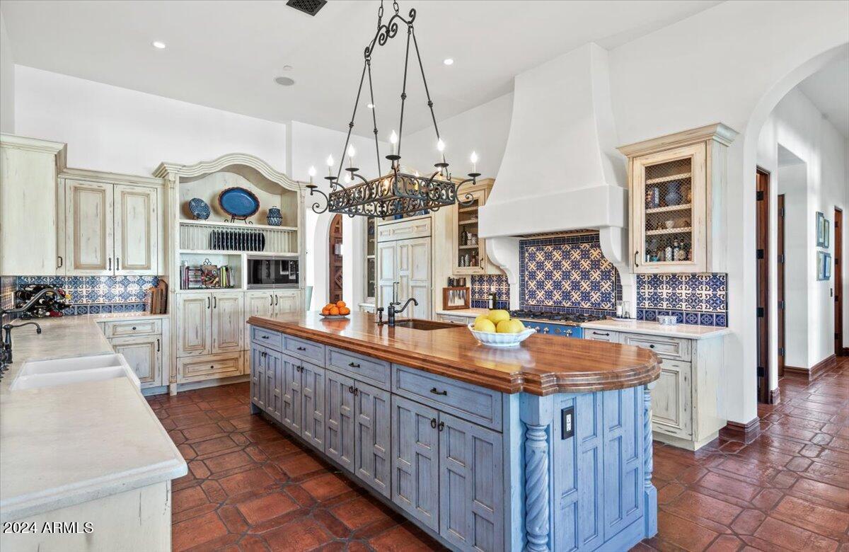 4417 N Camino Allenada