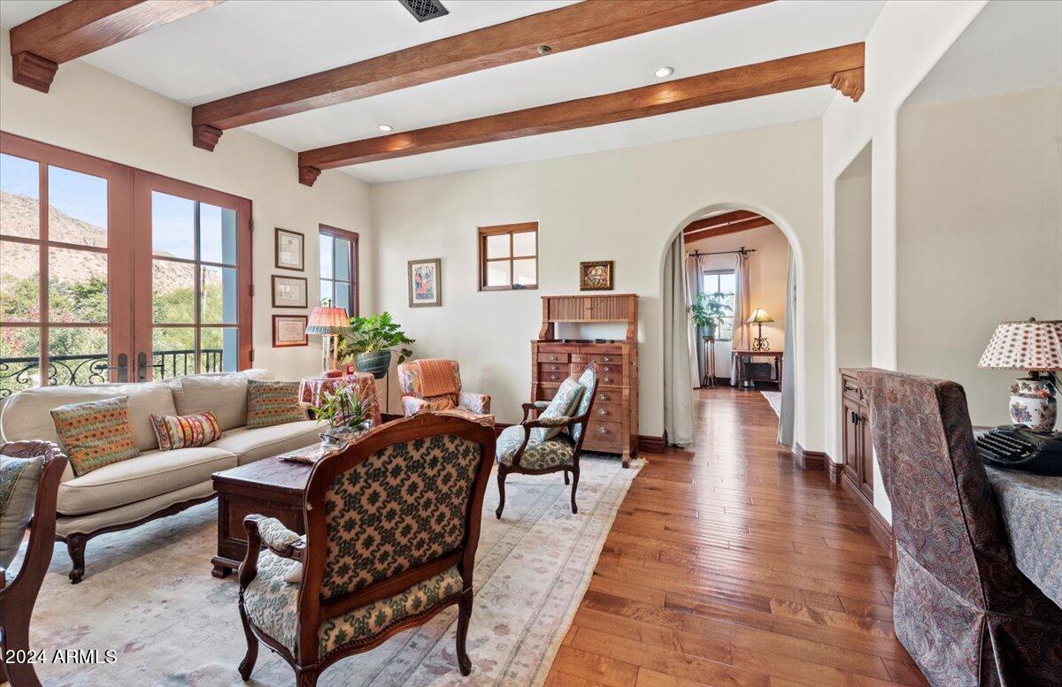4417 N Camino Allenada