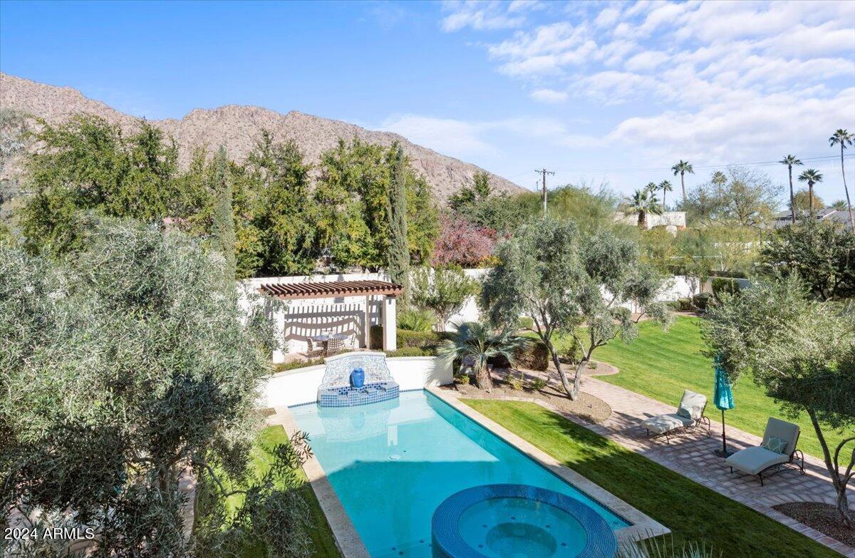 4417 N Camino Allenada