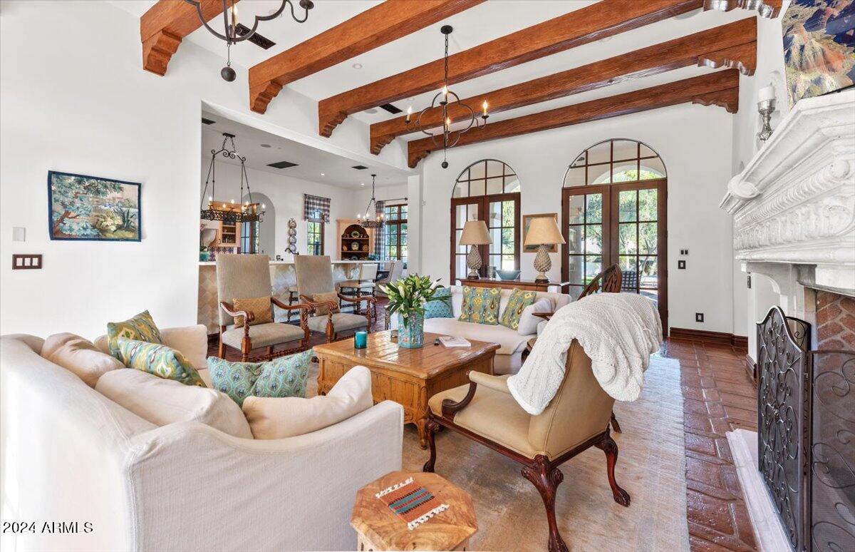 4417 N Camino Allenada
