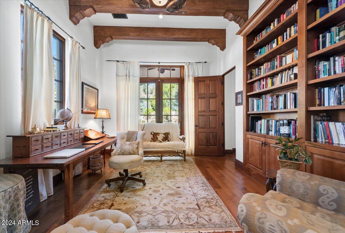 4417 N Camino Allenada