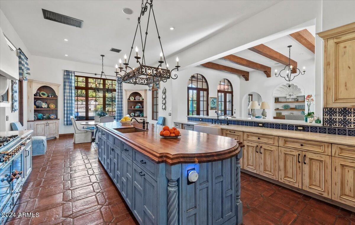 4417 N Camino Allenada