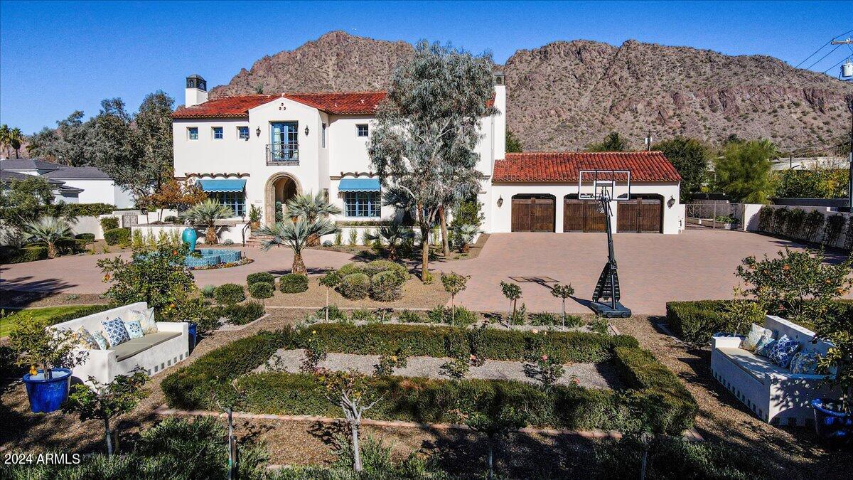 4417 N Camino Allenada