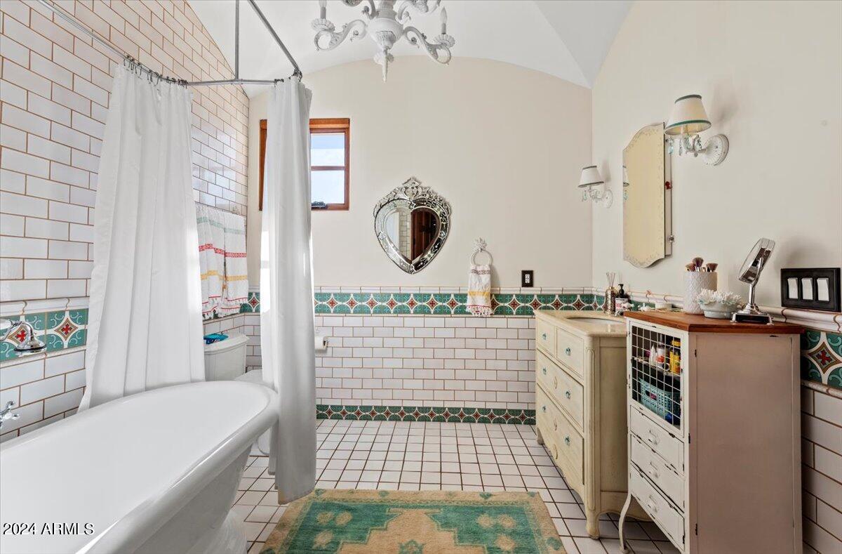 4417 N Camino Allenada