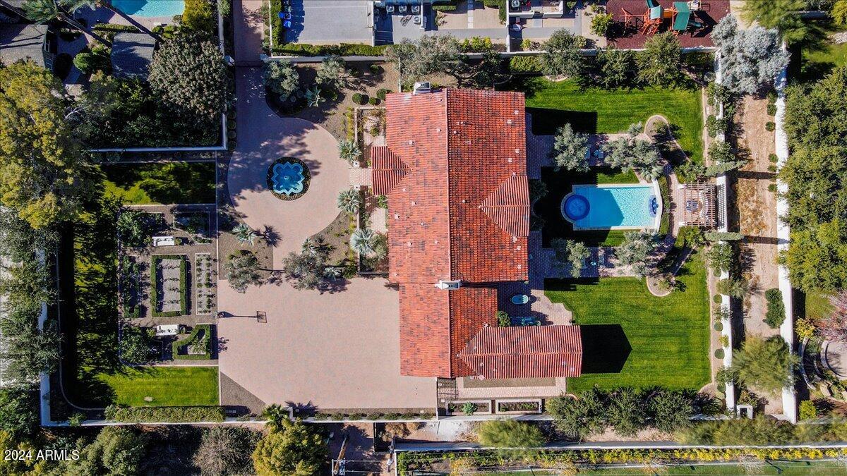 4417 N Camino Allenada
