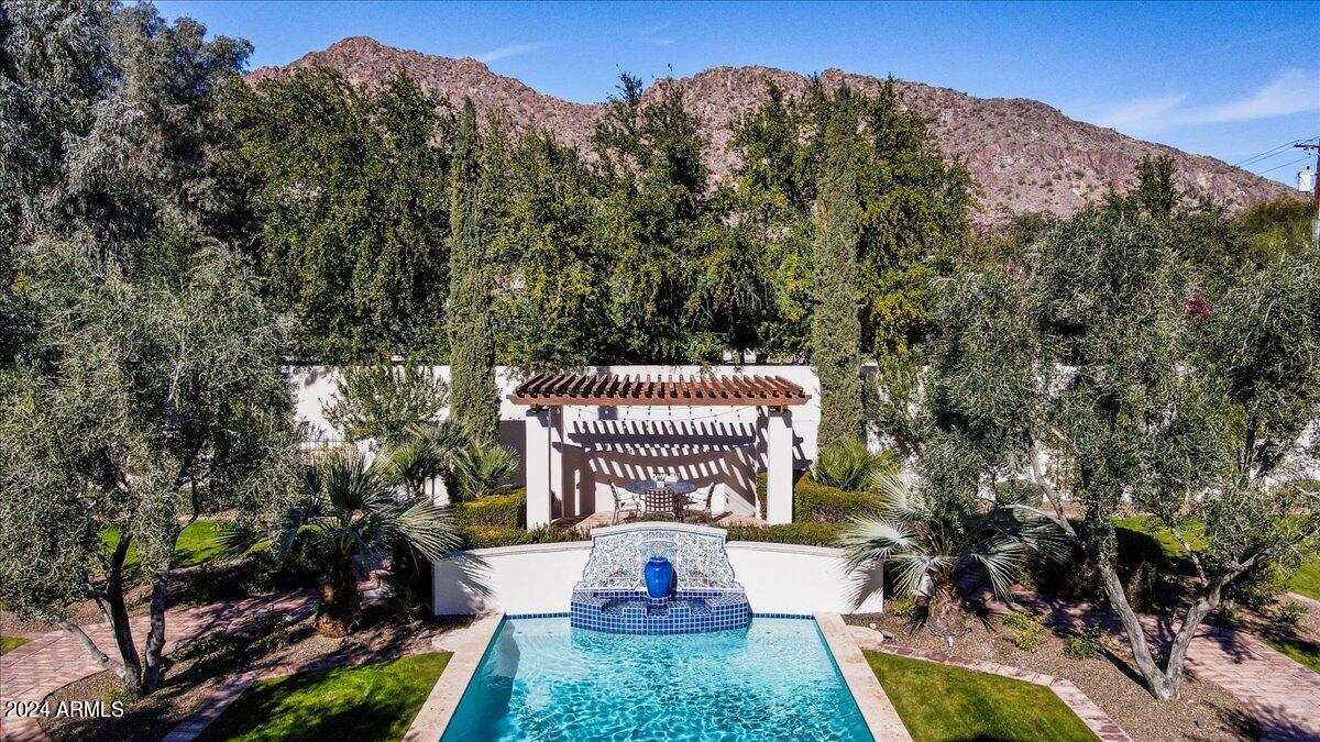 4417 N Camino Allenada
