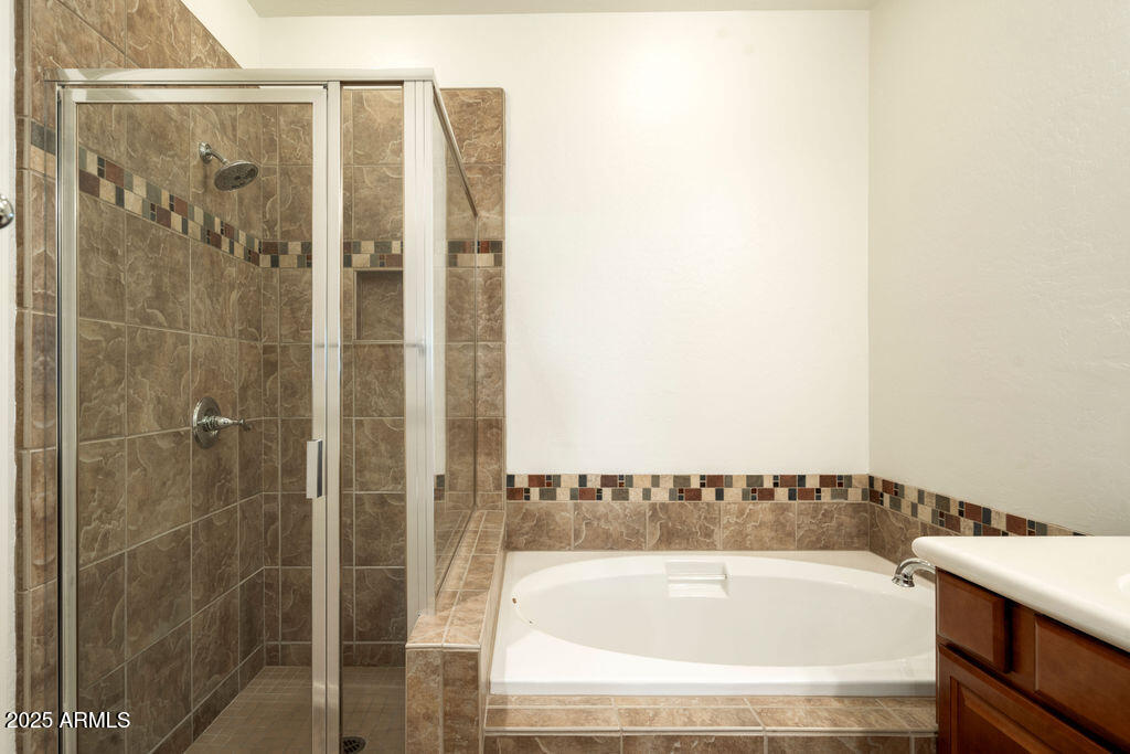 3935 E ROUGH RIDER Road, 1207