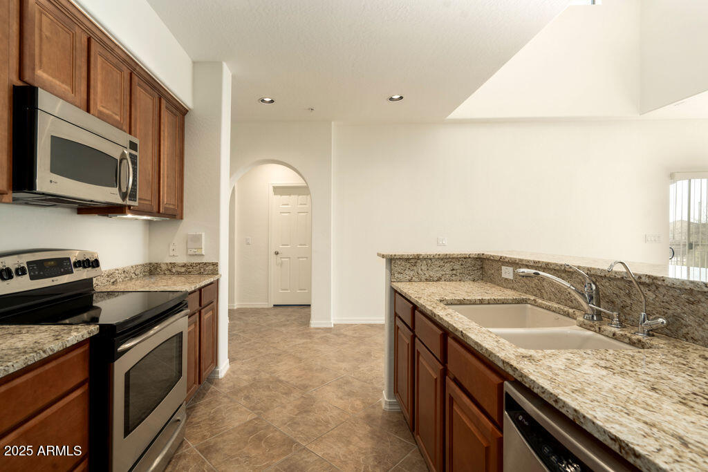 3935 E ROUGH RIDER Road, 1207
