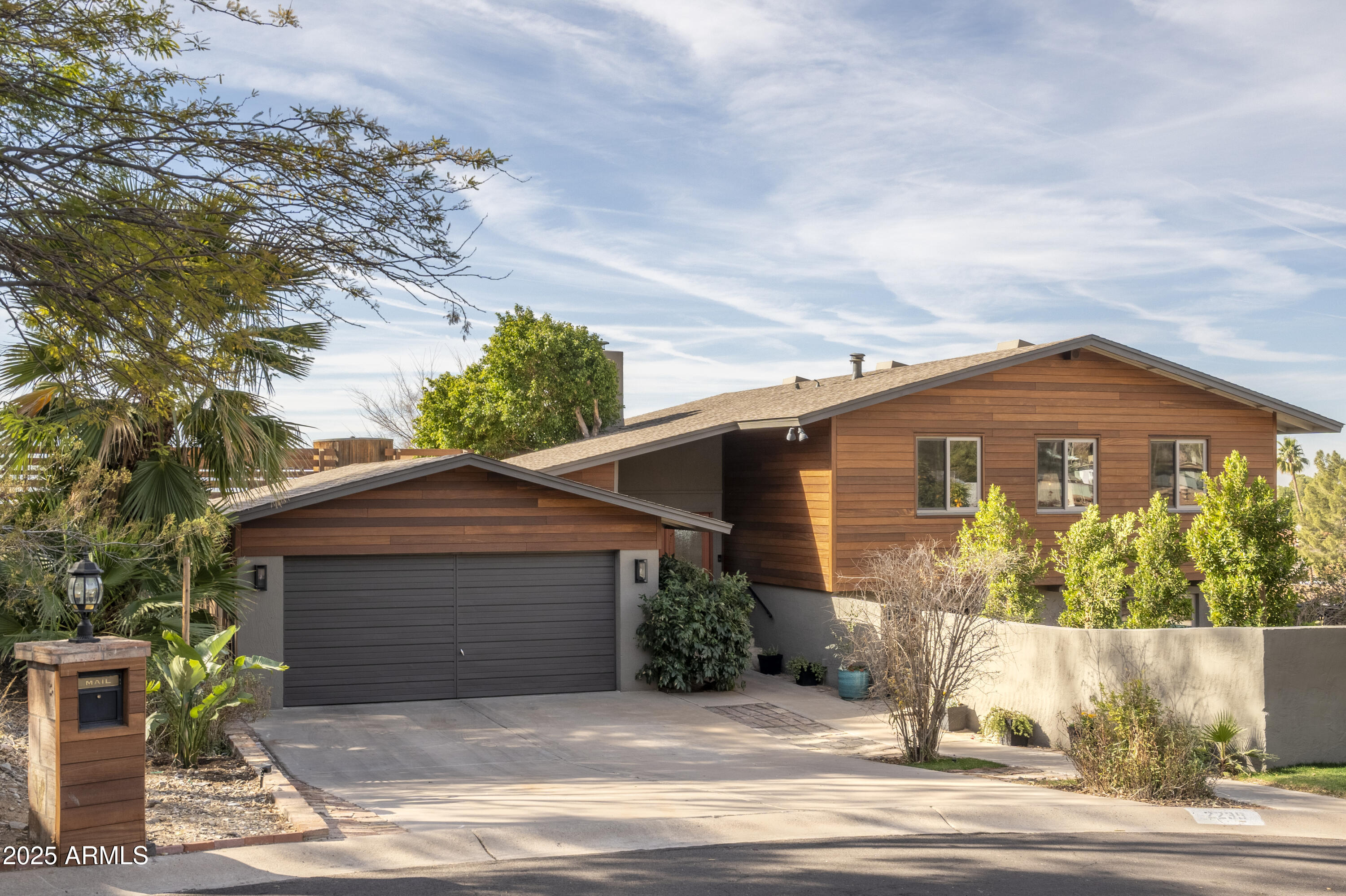 2235 E VISTA Avenue