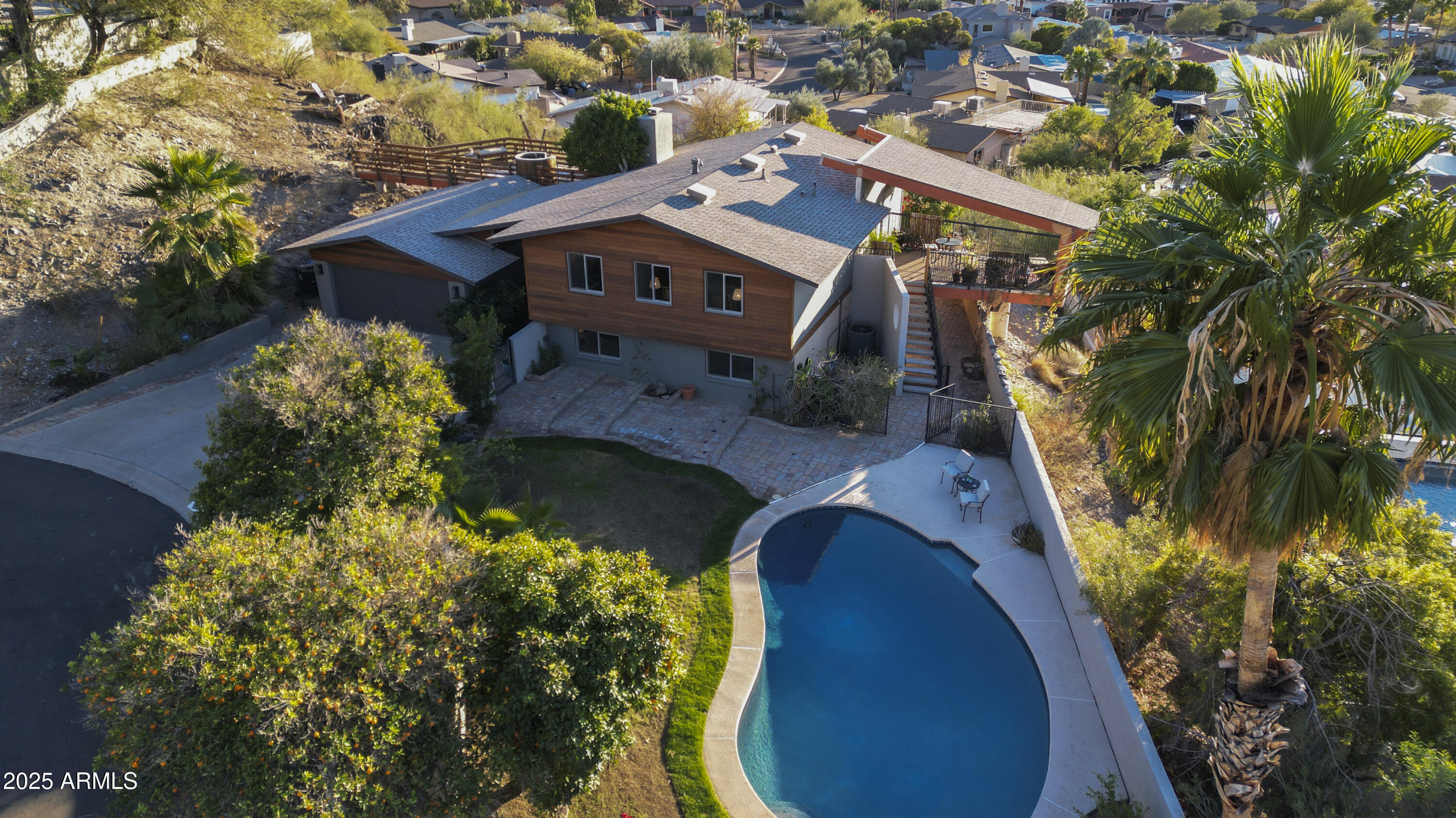 2235 E VISTA Avenue
