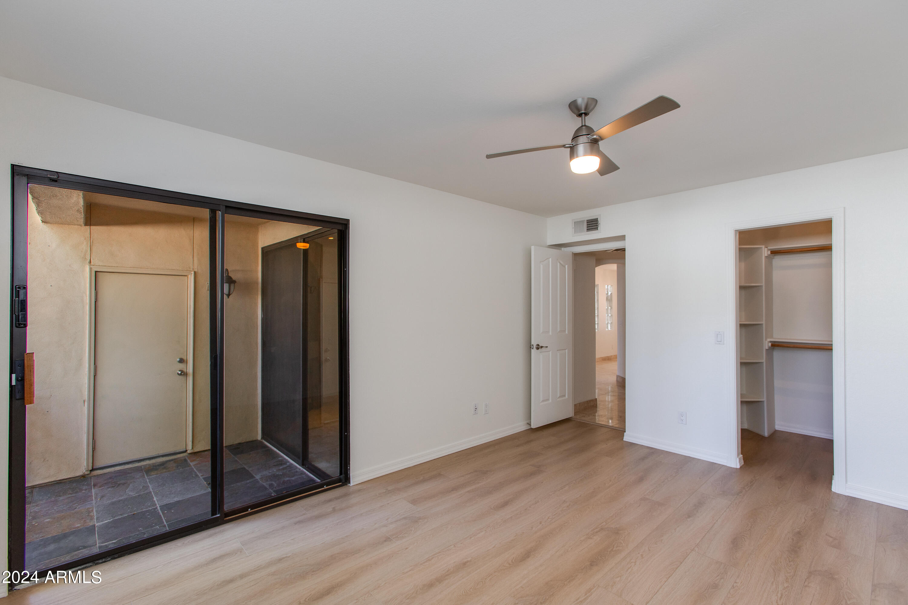 3235 E CAMELBACK Road 118
