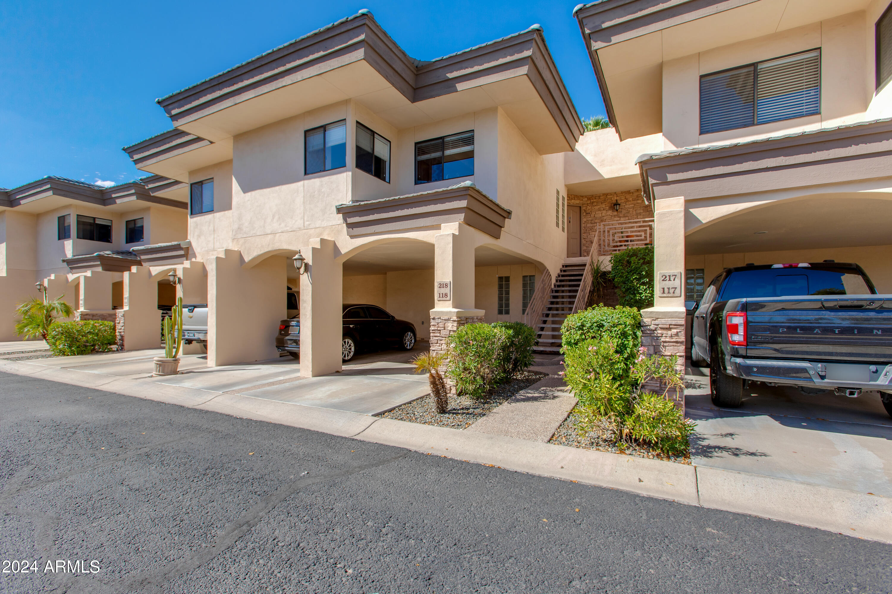 3235 E CAMELBACK Road 118