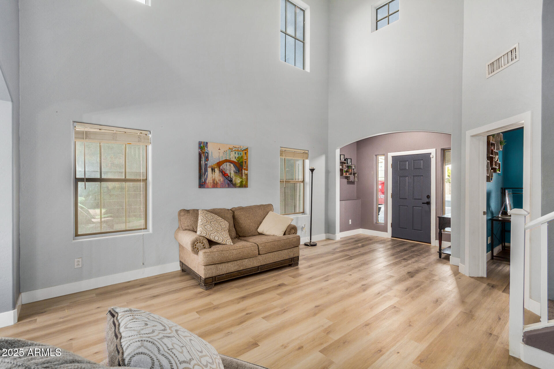 13305 W INDIANOLA Avenue