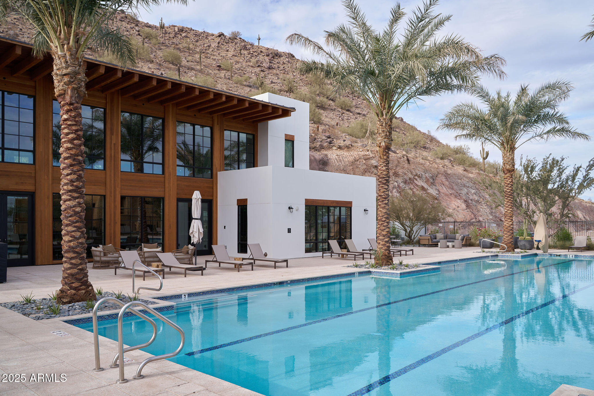 5000 N Camelback Ridge Road 109