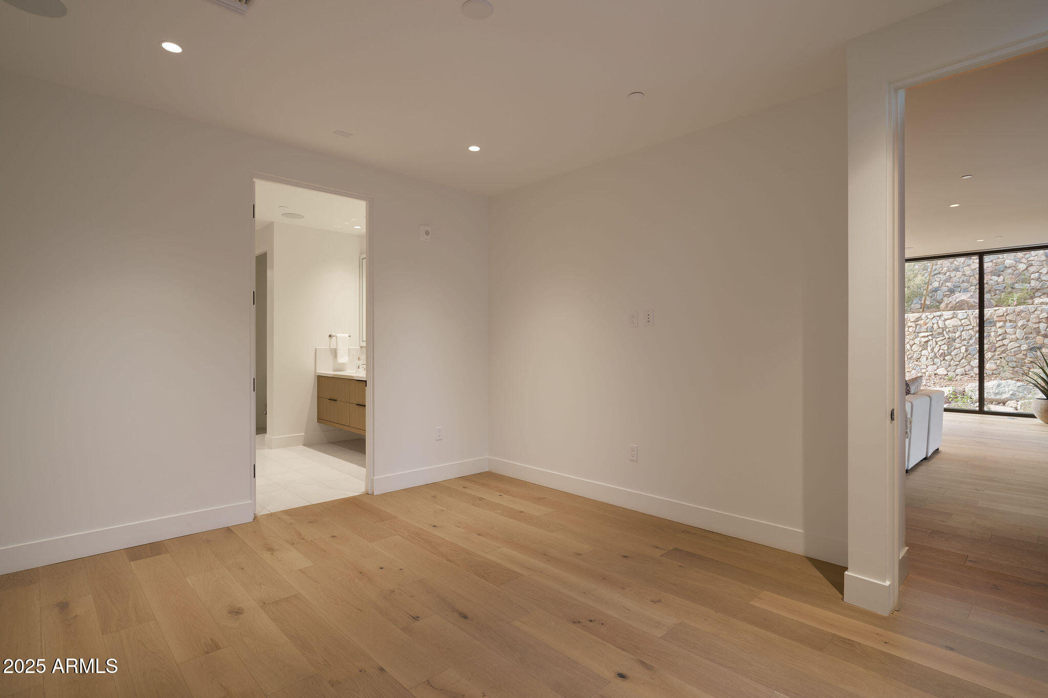 5000 N Camelback Ridge Road 109