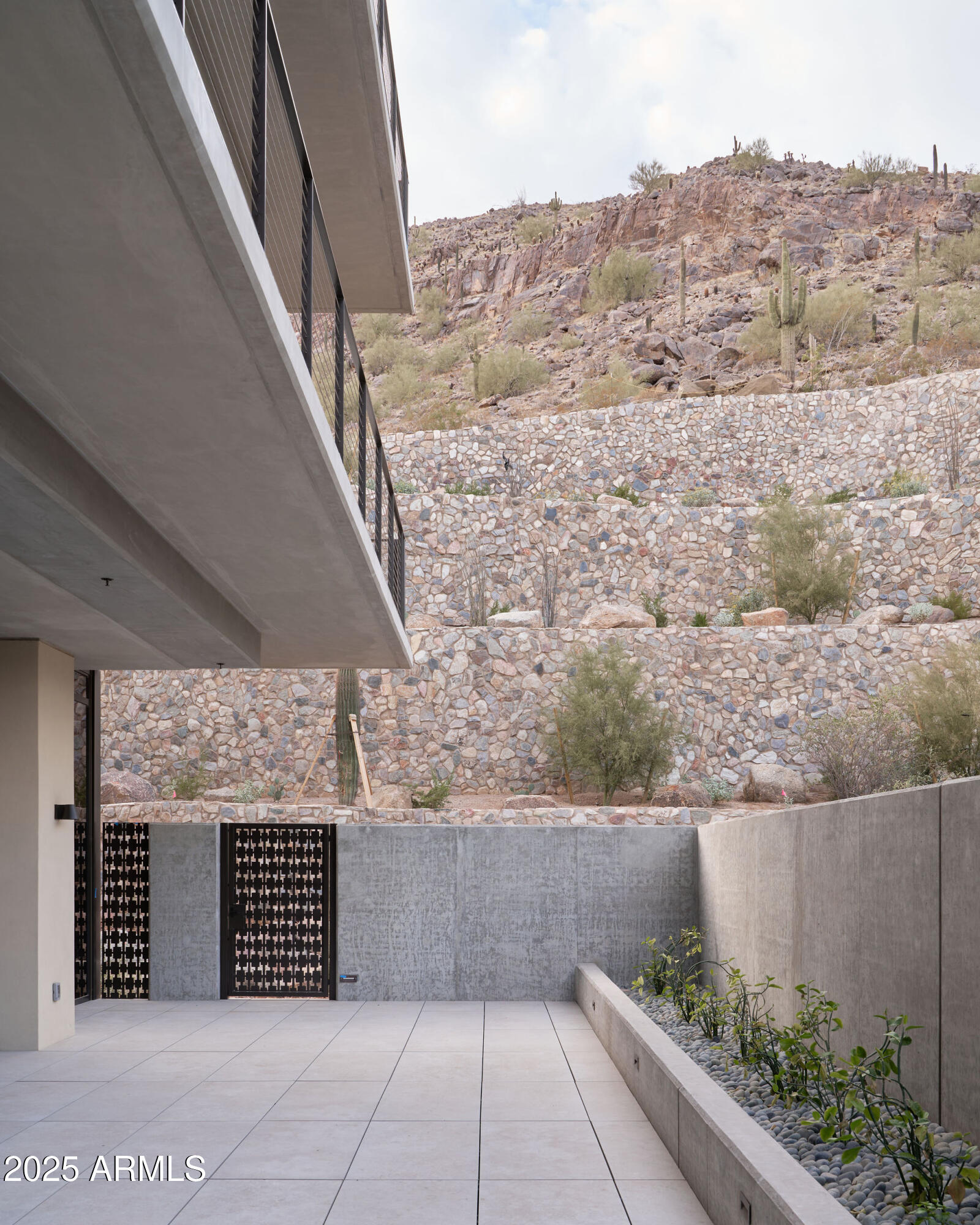 5000 N Camelback Ridge Road 109