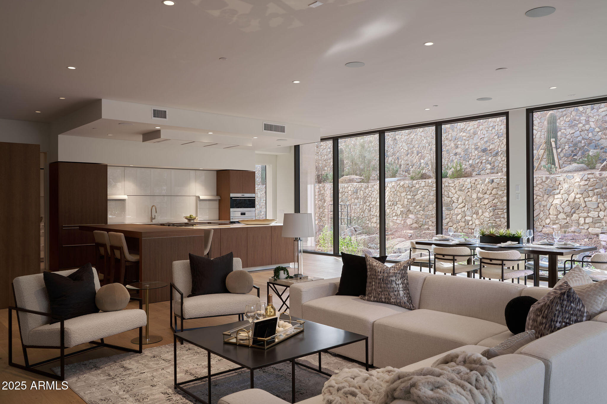 5000 N Camelback Ridge Road 109