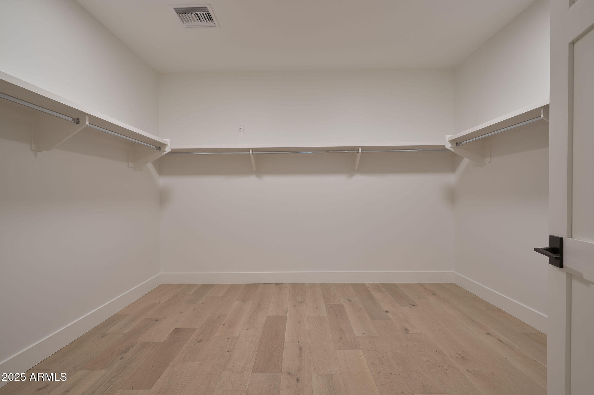 5000 N Camelback Ridge Road 109