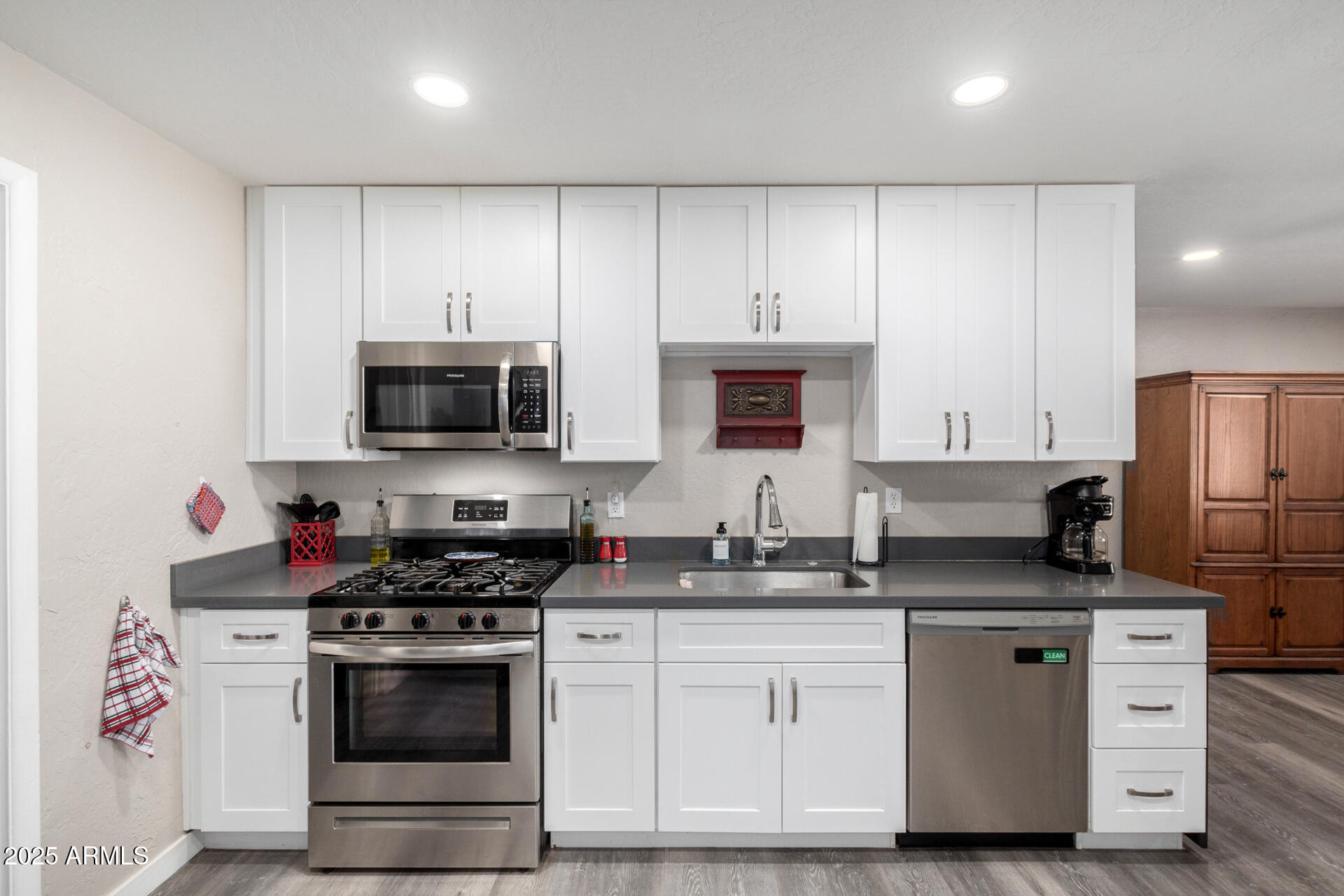 545 N 98TH Street