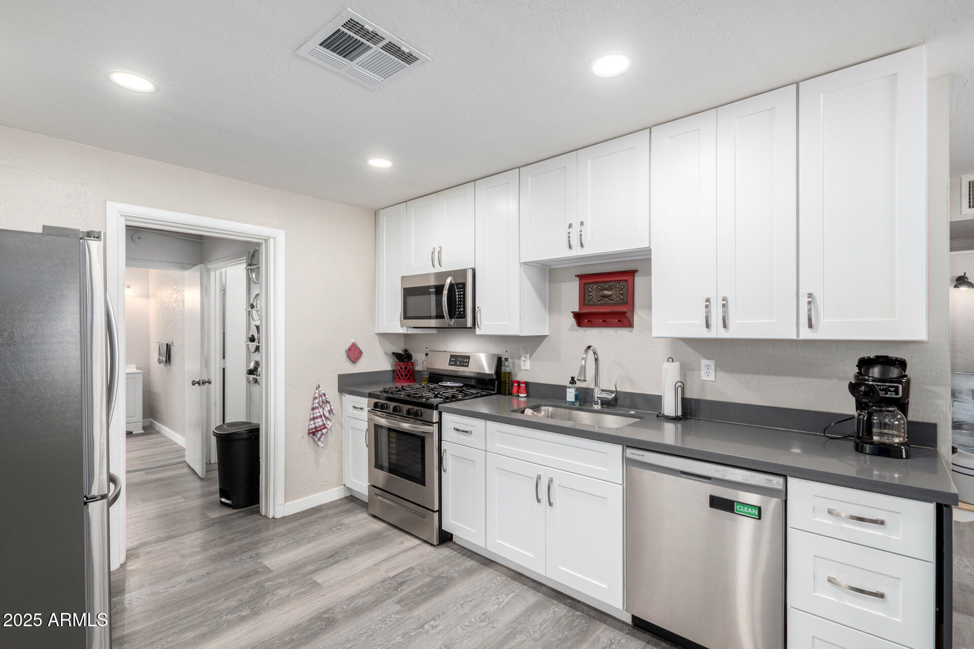 545 N 98TH Street