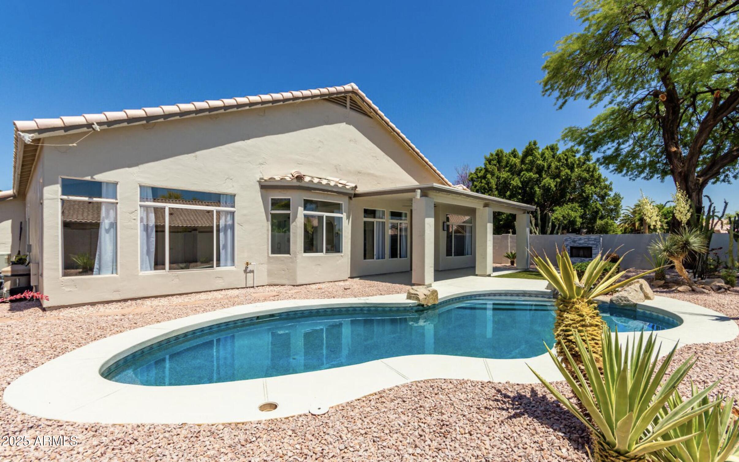 6809 W VIA MONTOYA Drive