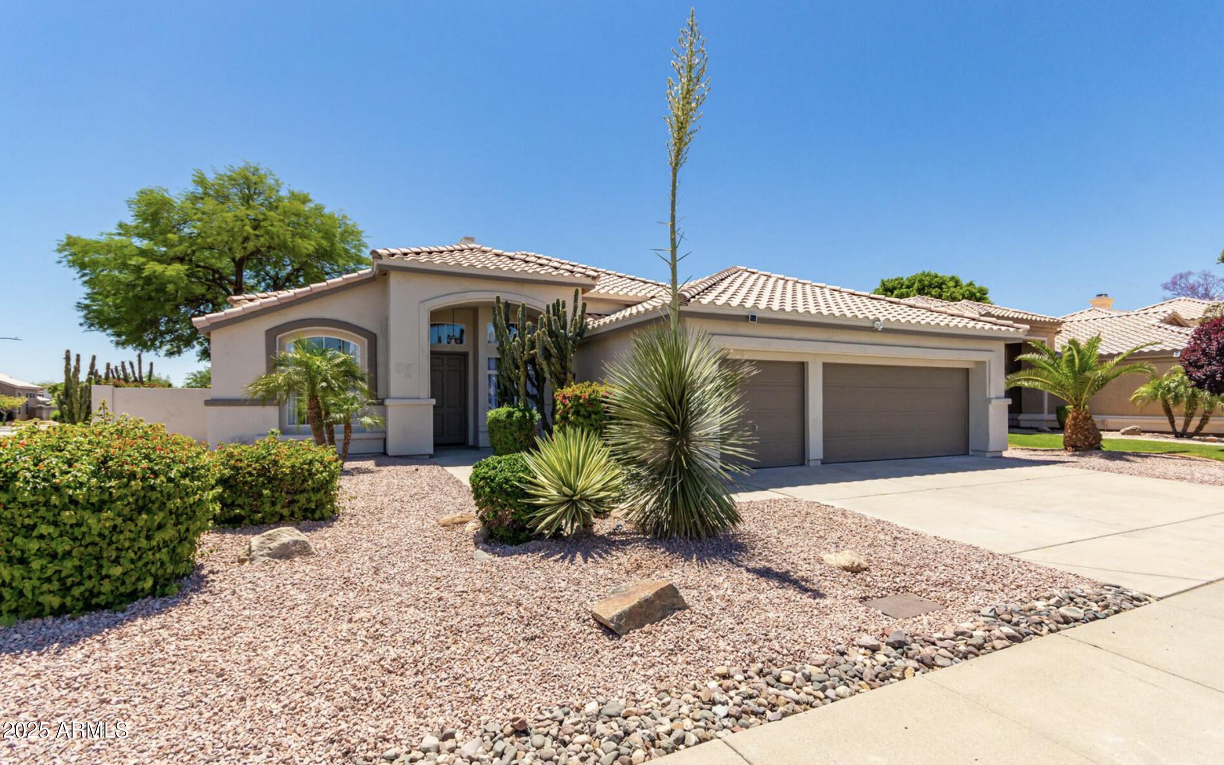 6809 W VIA MONTOYA Drive