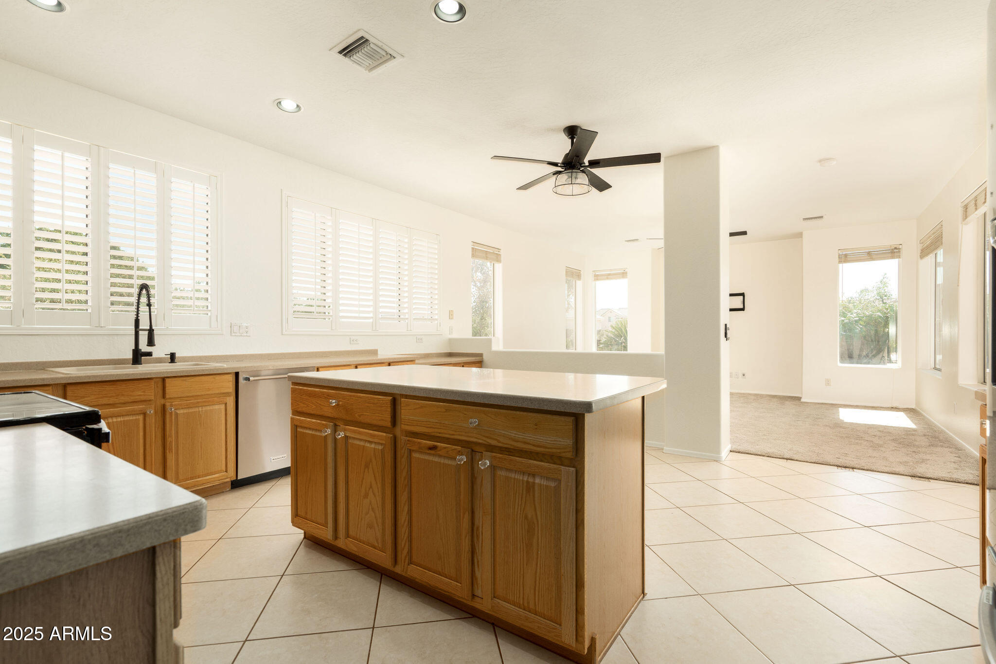 10127 W AVENIDA DEL SOL