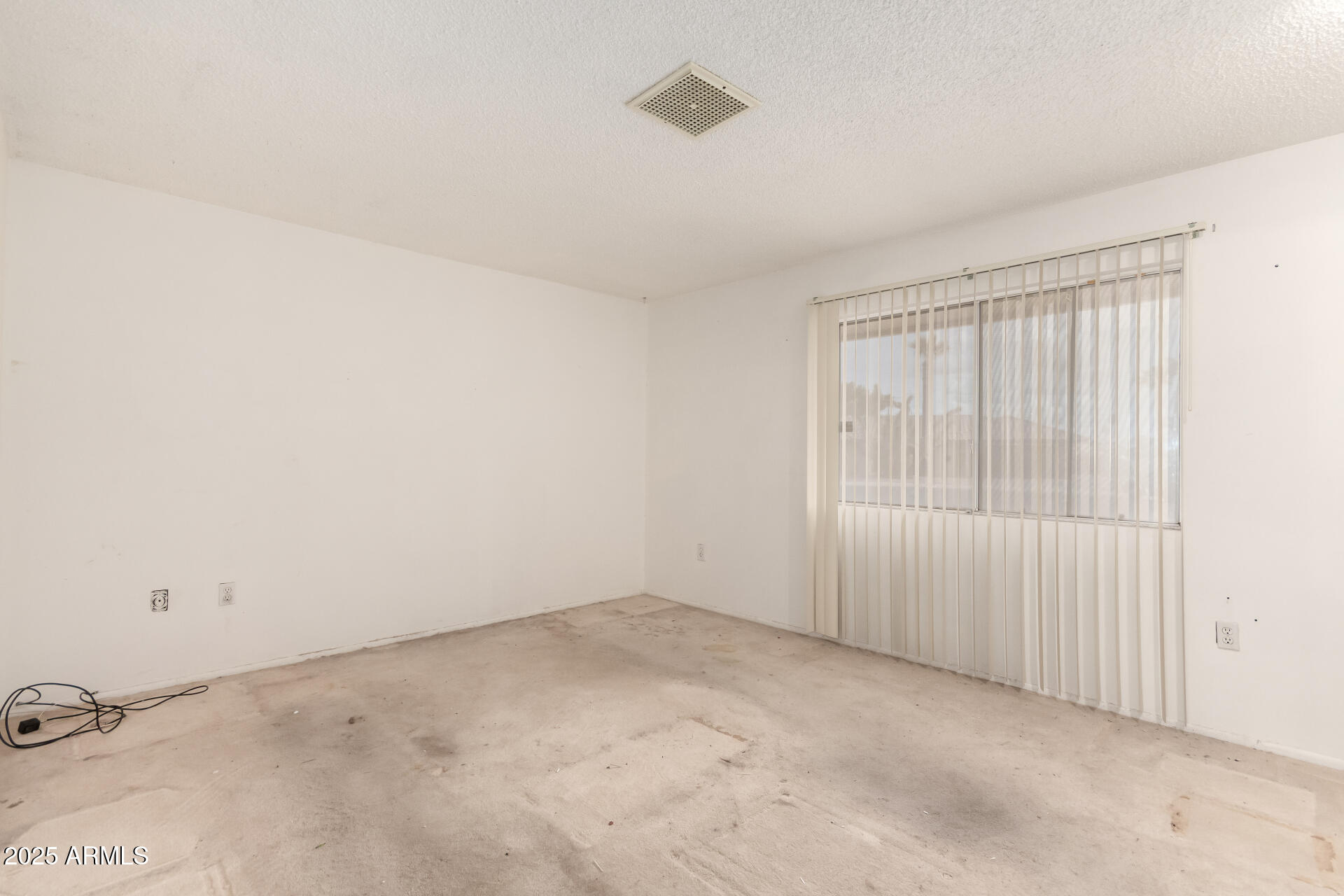 9213 W NEWPORT Drive