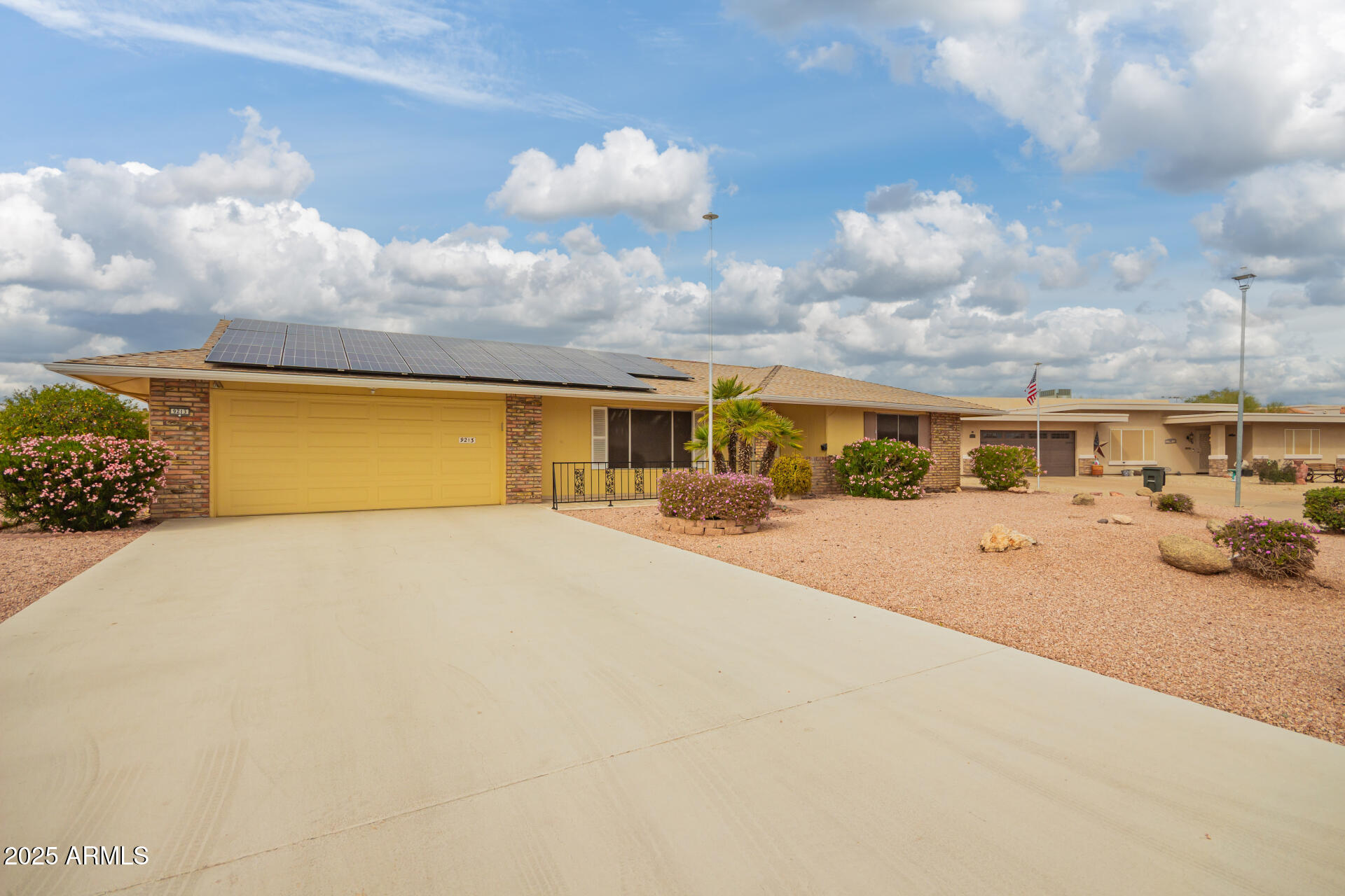 9213 W NEWPORT Drive
