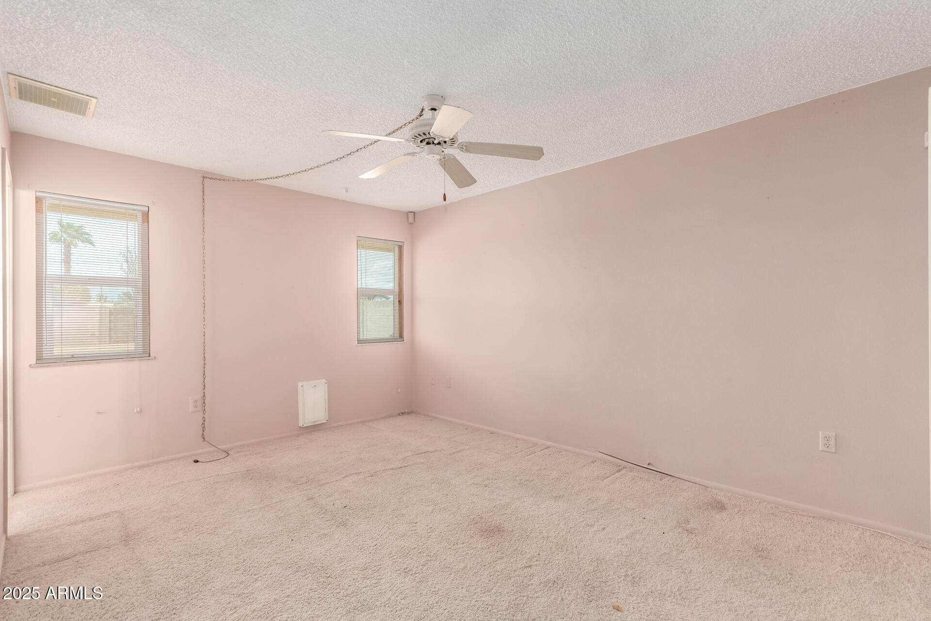 9213 W NEWPORT Drive