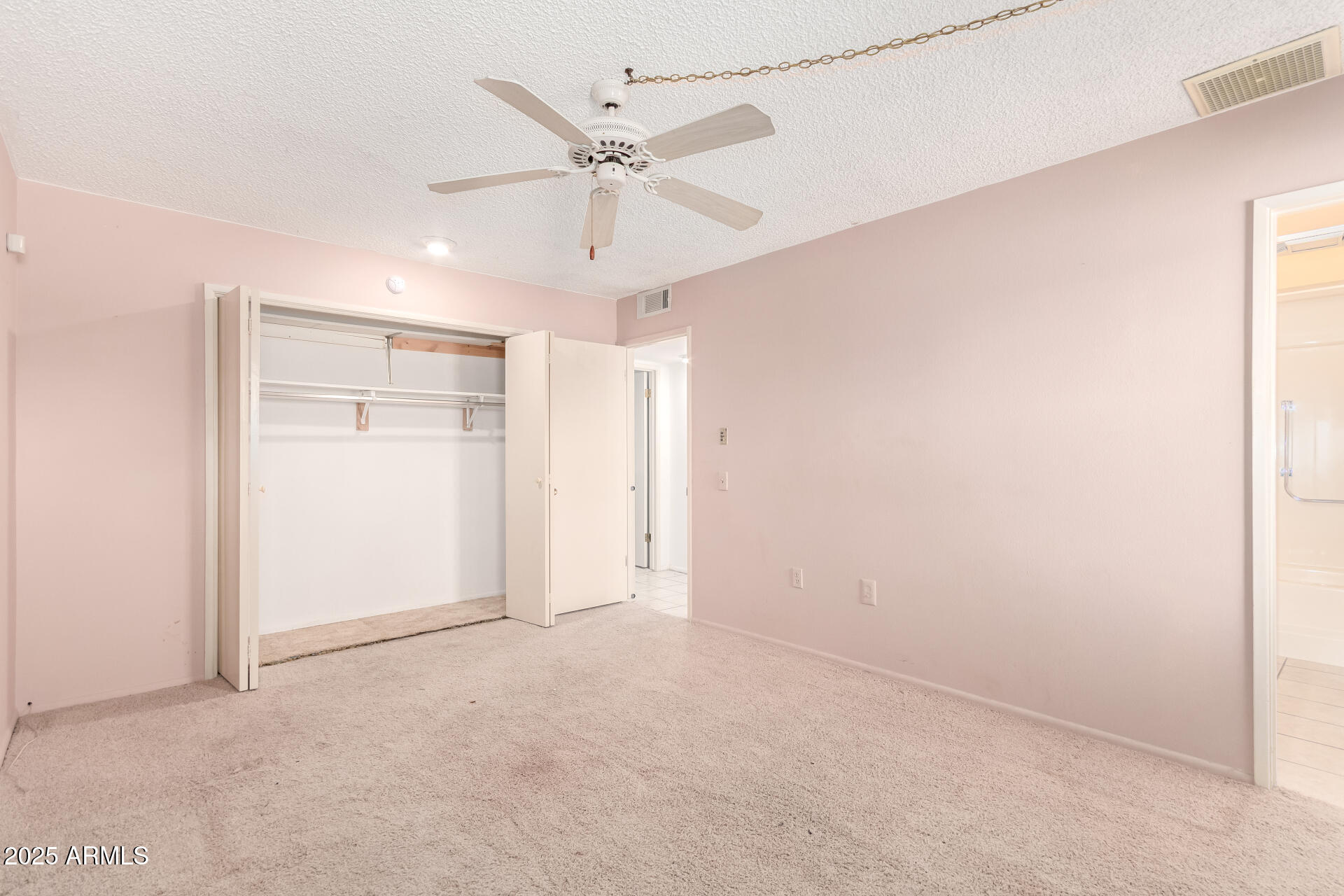 9213 W NEWPORT Drive