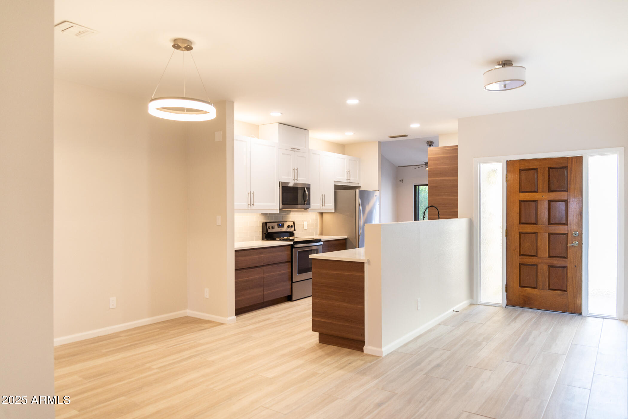 5121 N 79th Place