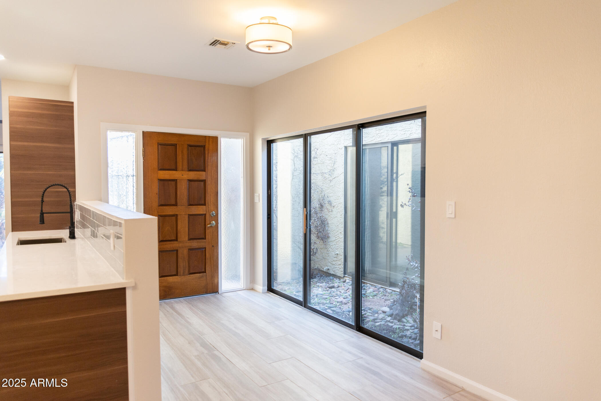 5121 N 79th Place