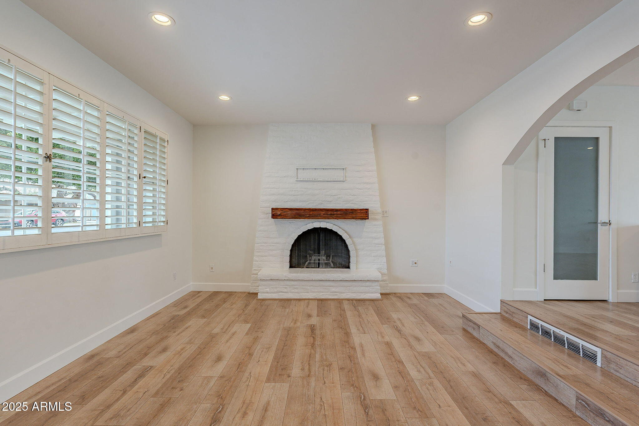 3301 E Montecito Avenue