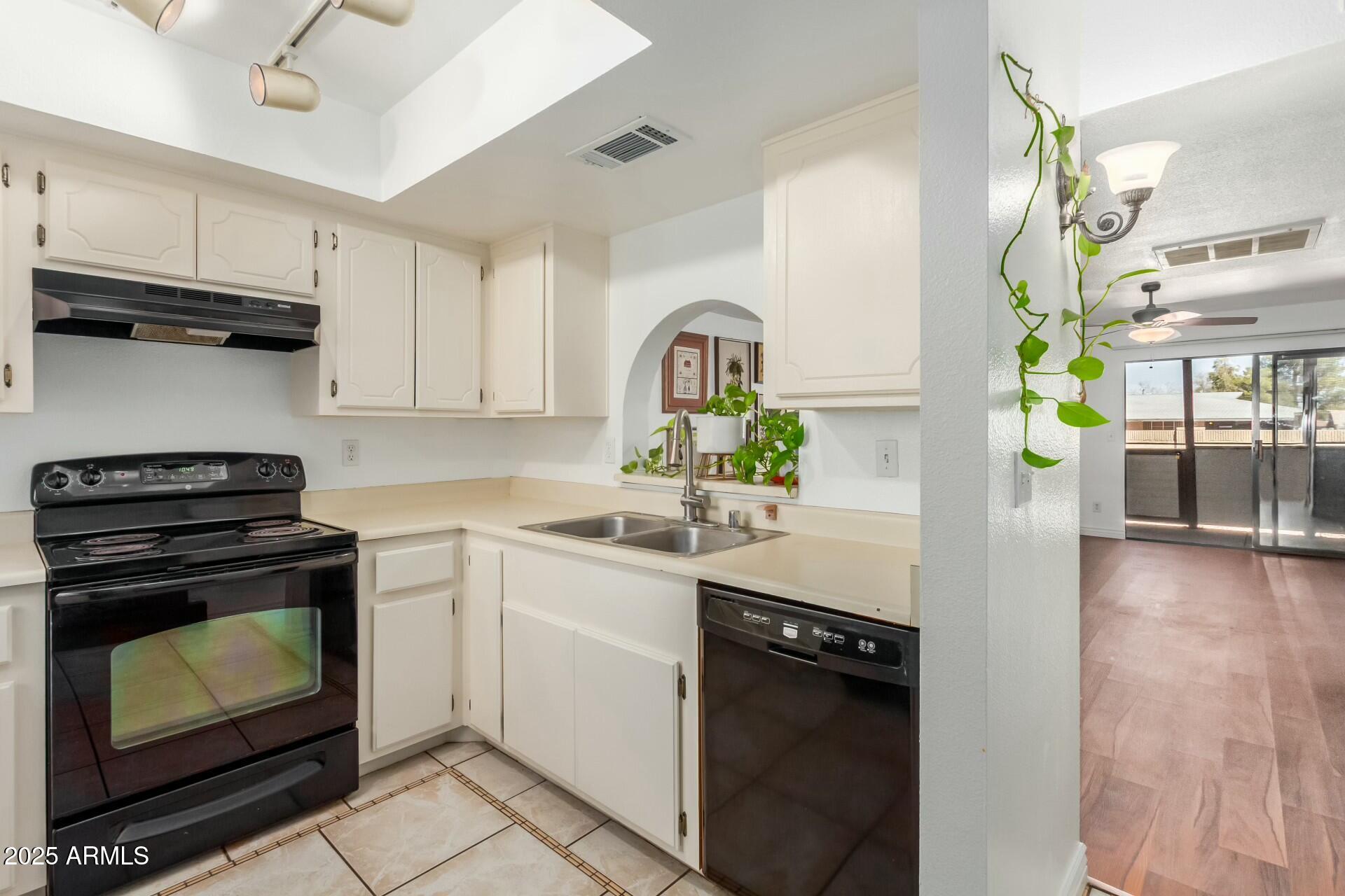 705 W 13TH Street