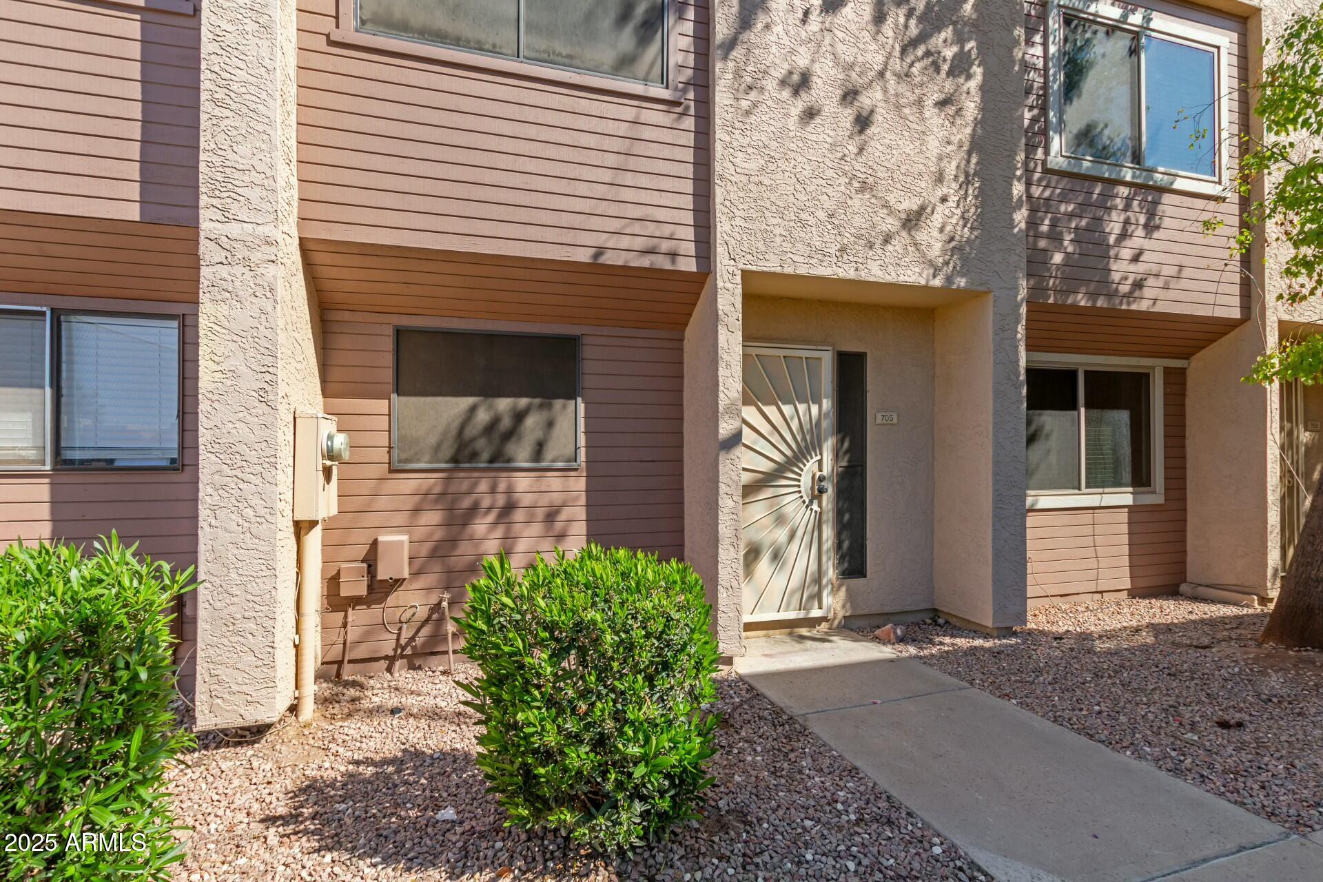 705 W 13TH Street