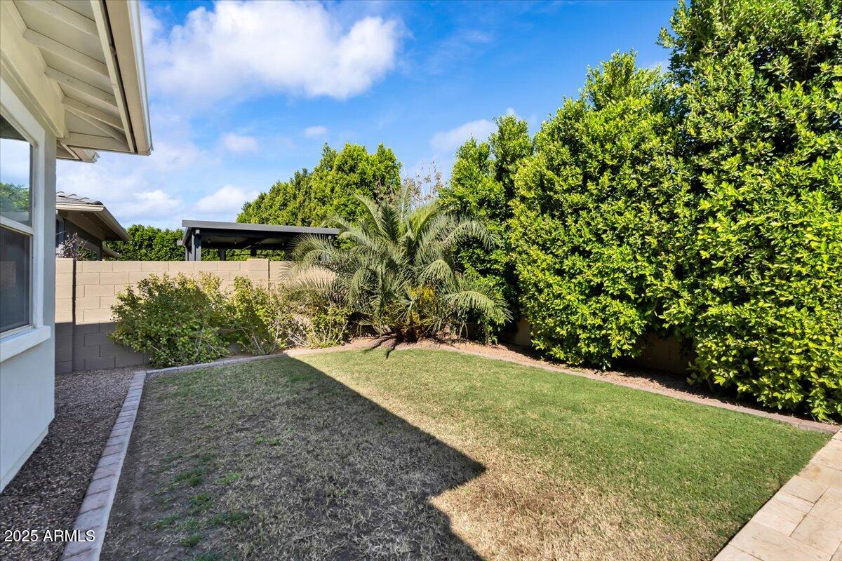 3648 E ARABIAN Drive