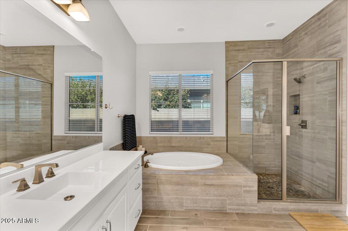3648 E ARABIAN Drive