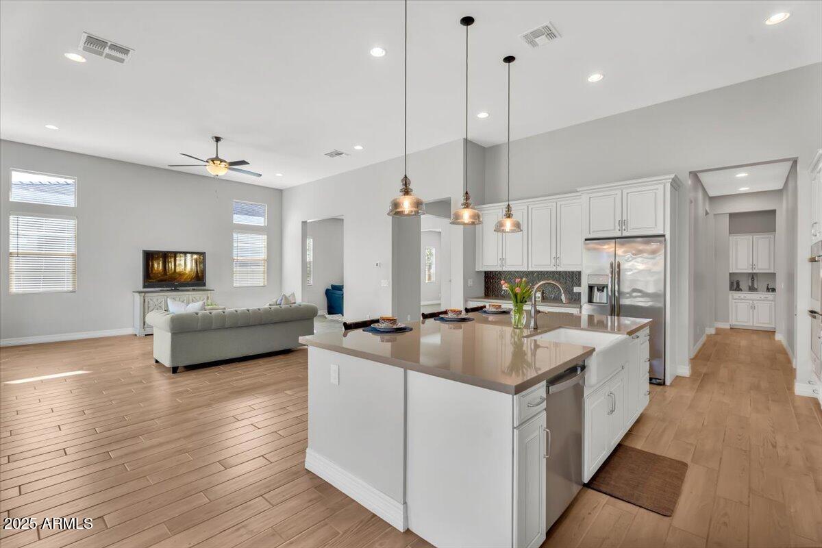 3648 E ARABIAN Drive