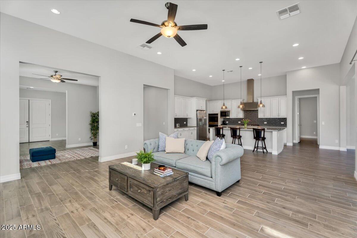 3648 E ARABIAN Drive