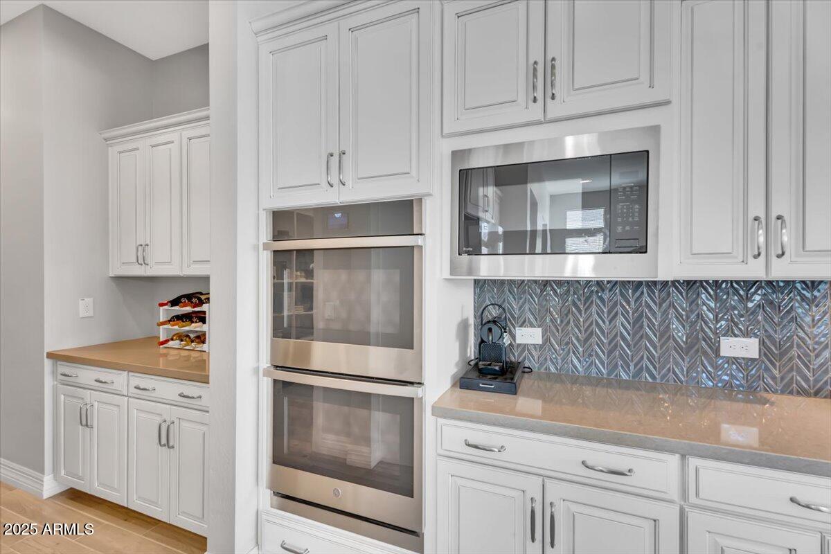 3648 E ARABIAN Drive