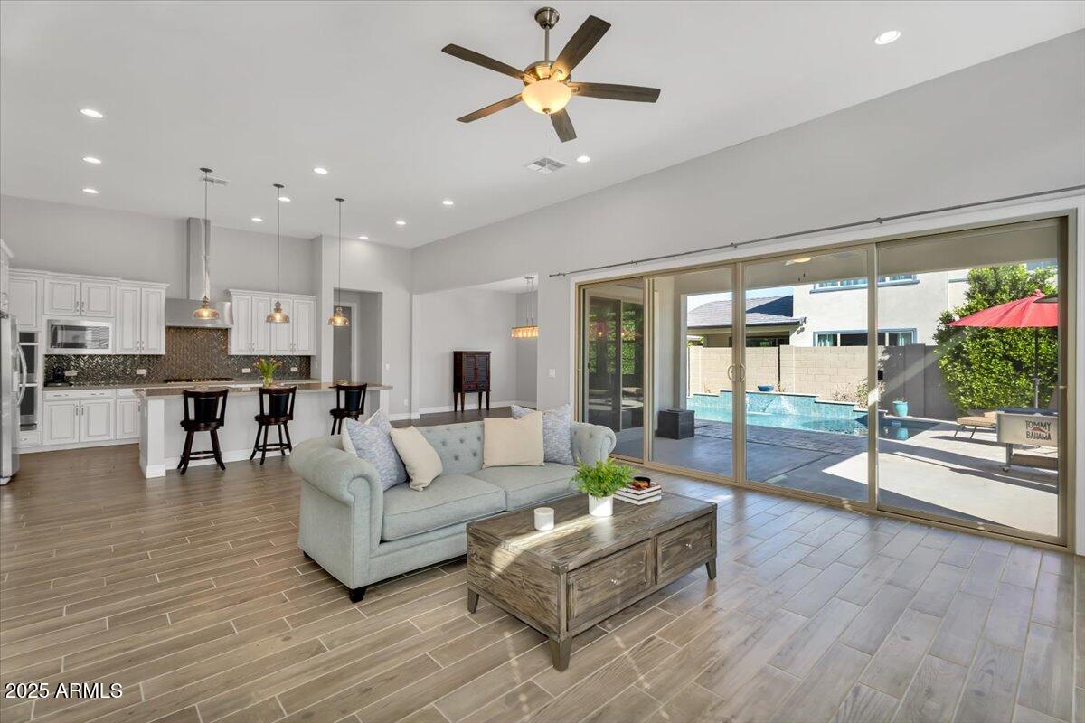 3648 E ARABIAN Drive