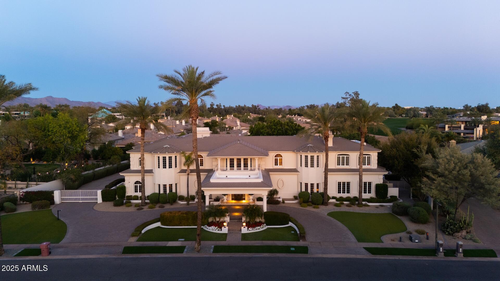 7630 E VAQUERO Drive