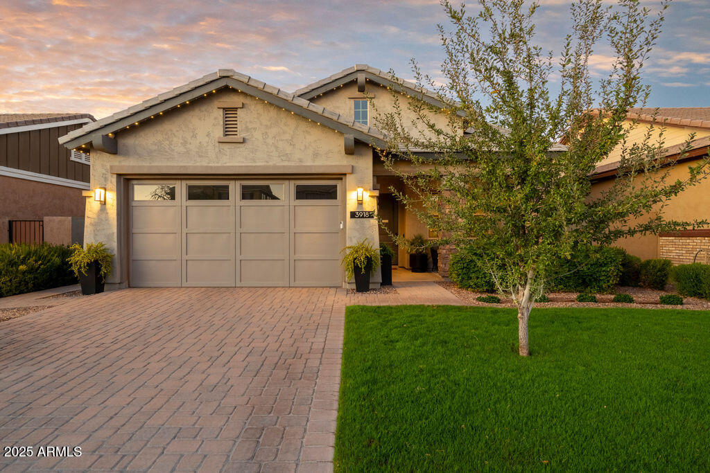 3918 E ARABIAN Drive