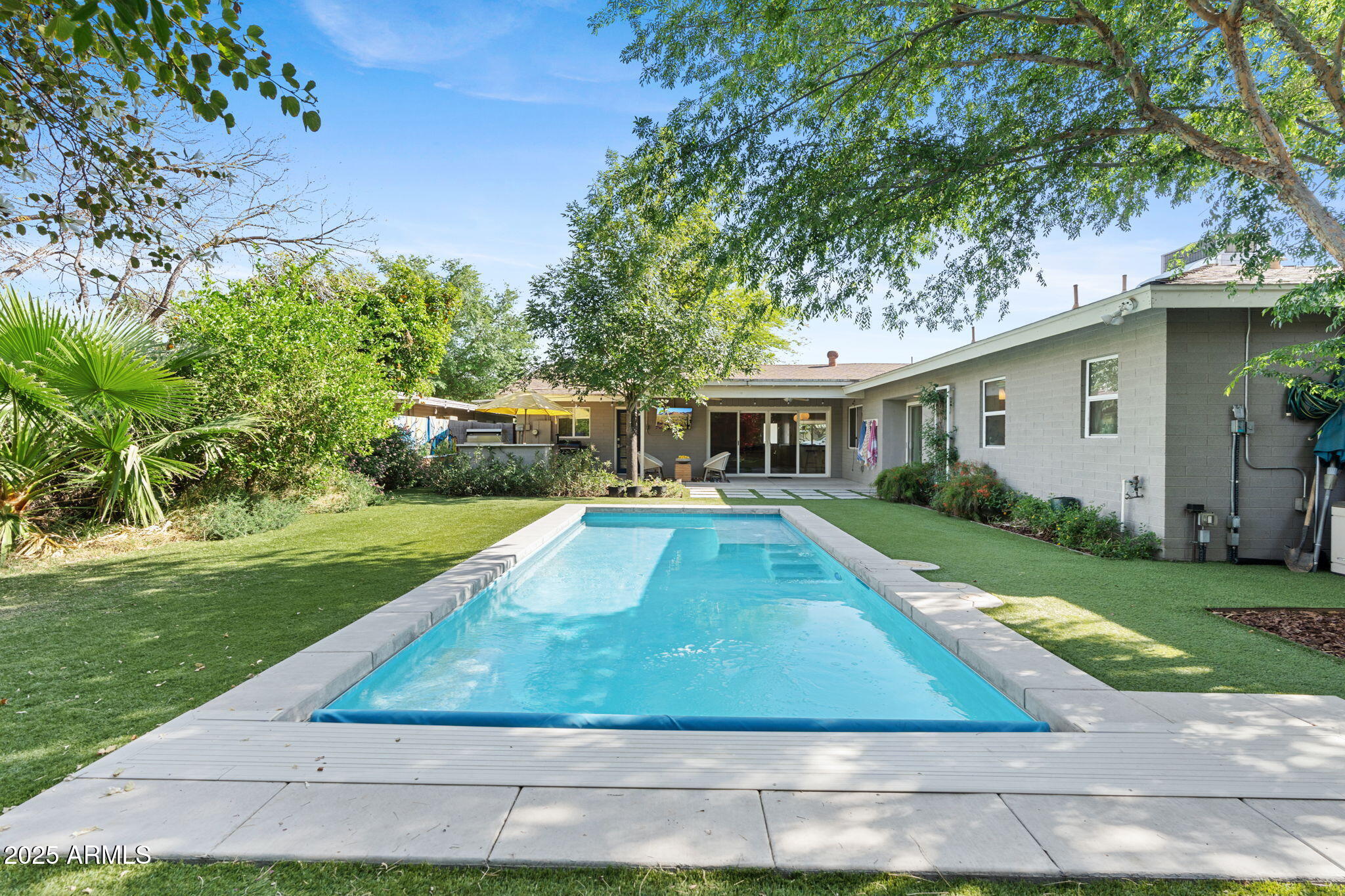 252 E ORANGE Drive
