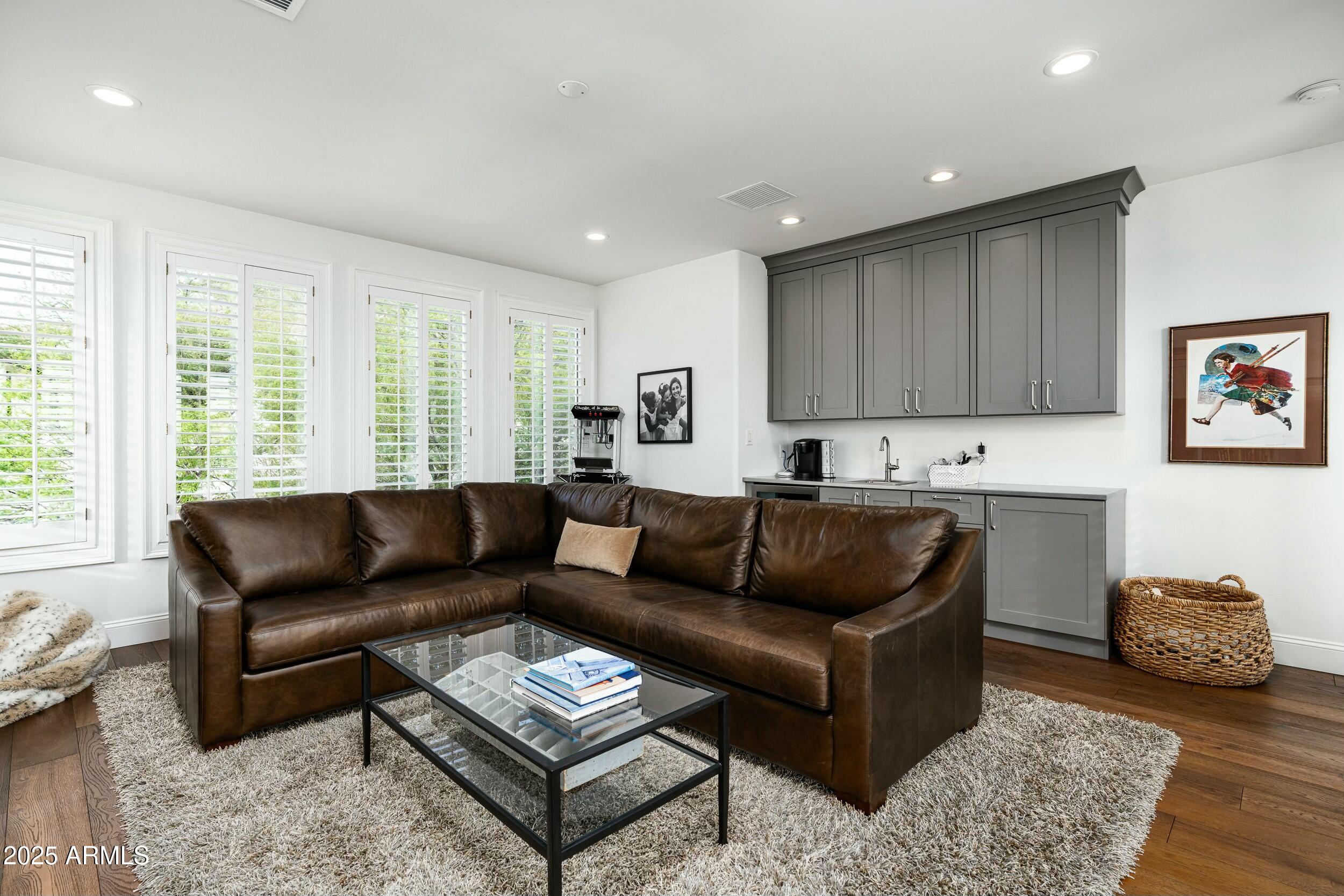 6556 N ARIZONA BILTMORE Circle
