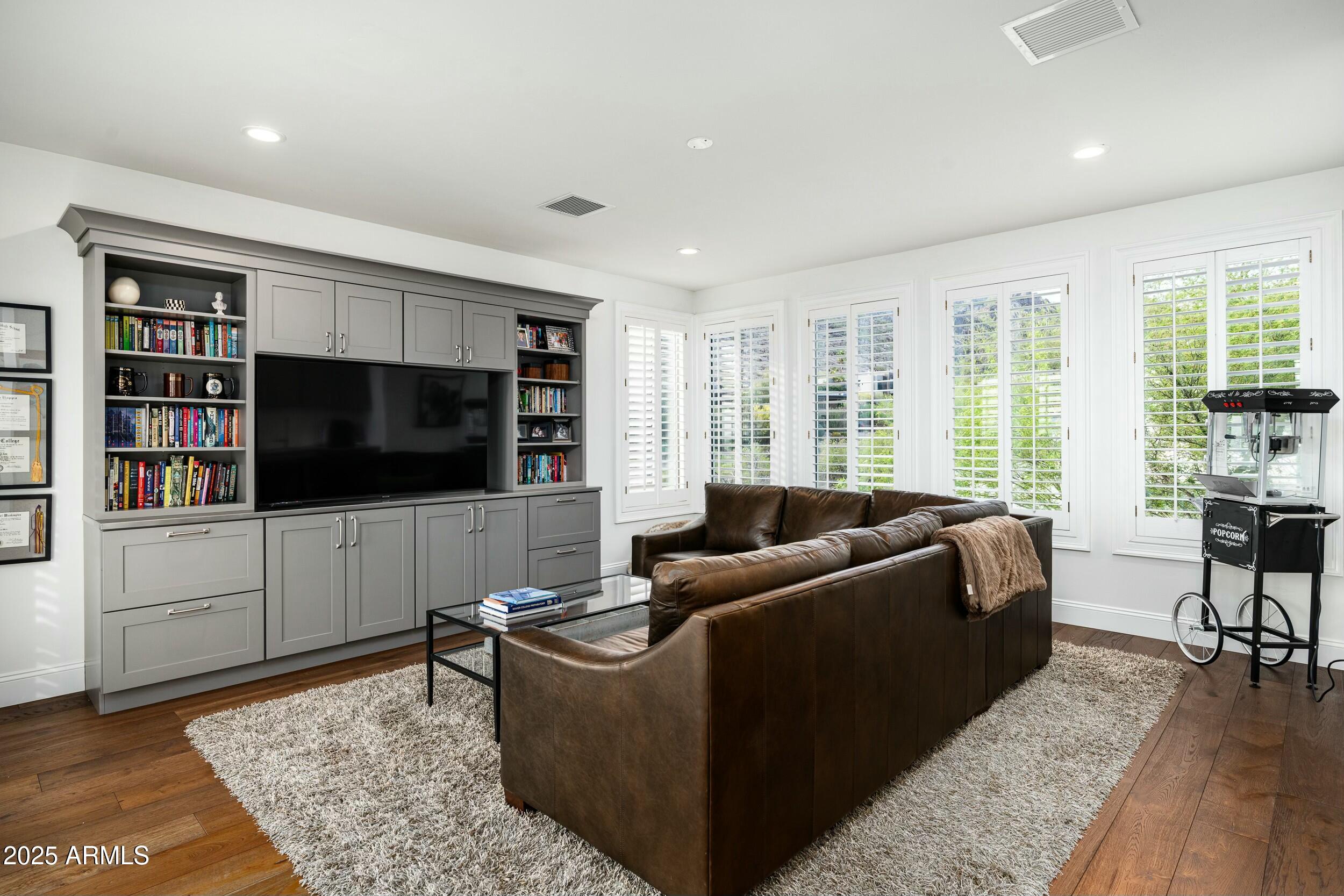 6556 N ARIZONA BILTMORE Circle