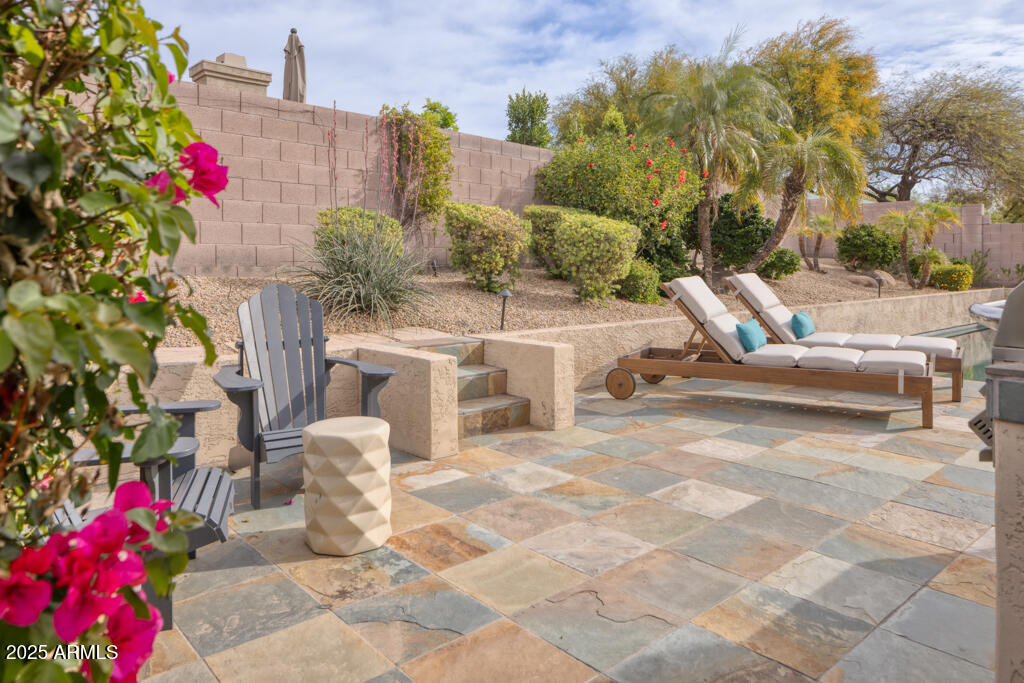 7356 E WHISTLING WIND Way