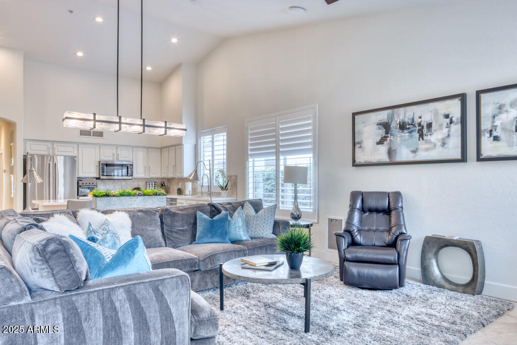 7356 E WHISTLING WIND Way